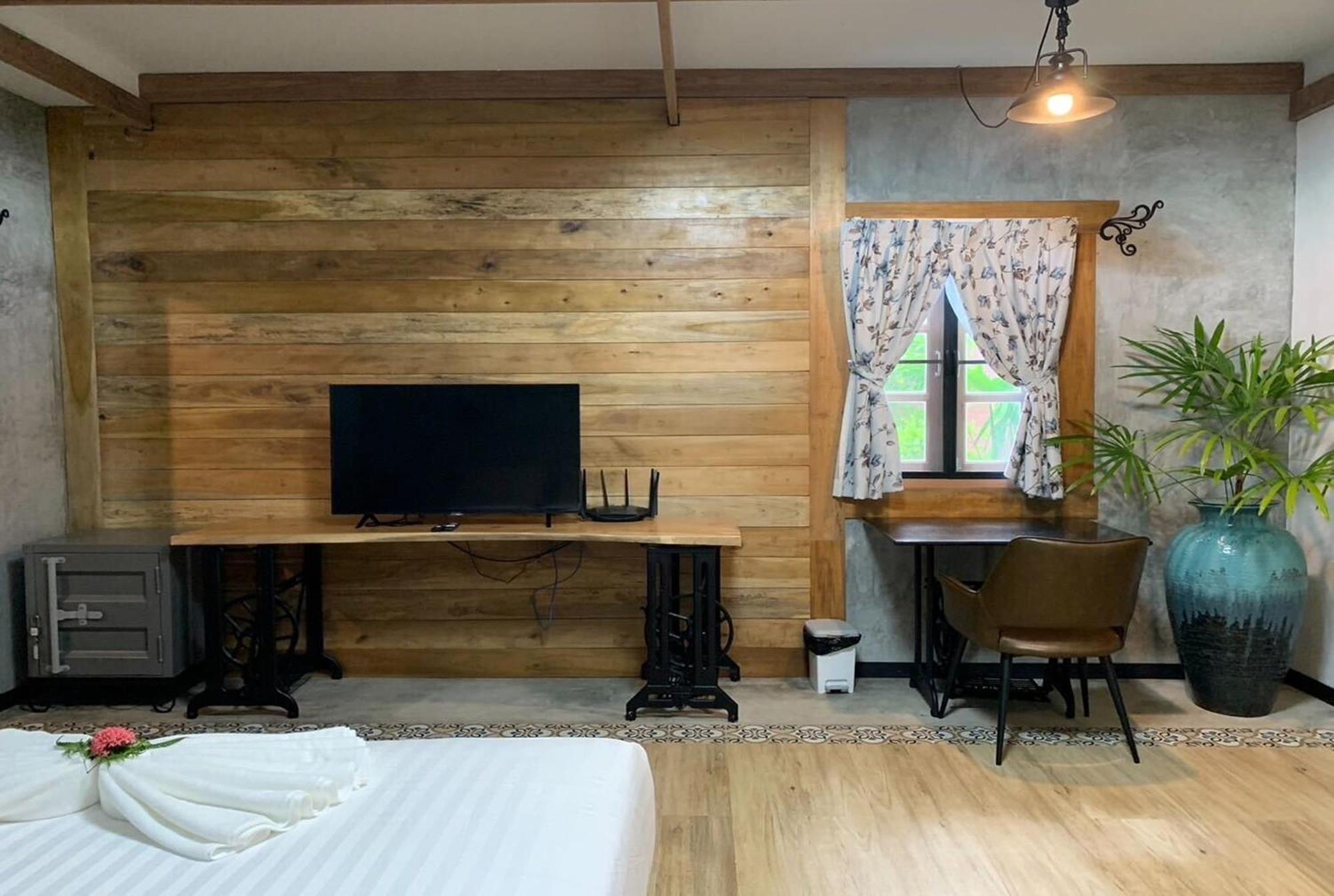 Forest Bungalows & Mama'S Restaurant Chalong Εξωτερικό φωτογραφία